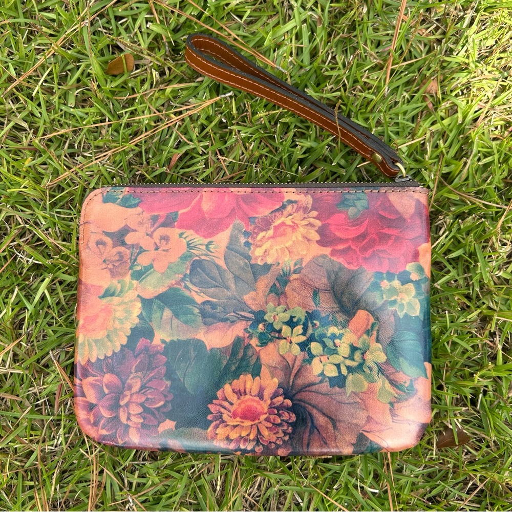 PATRICIA NASH CASSINI MULTI-COLOR FLORAL LEATHER WRISTLET - Picture 3 of 8